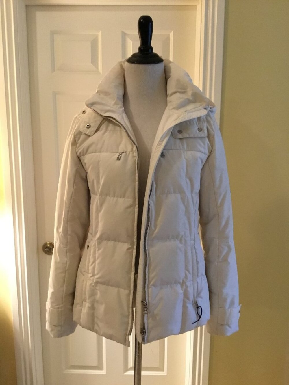 Bogner White Goose Down Puffer Ski Jacket Coat Size 6 / 36